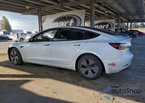 2022 Tesla Model 3 z USA, uszkodzony, nr VIN 5YJ3E1EB7NF127948